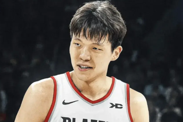 NBA夏联速报7月6日讯  开拓者训练营今日炸出大新闻！夏联主帅罗尼-布雷尔谈到