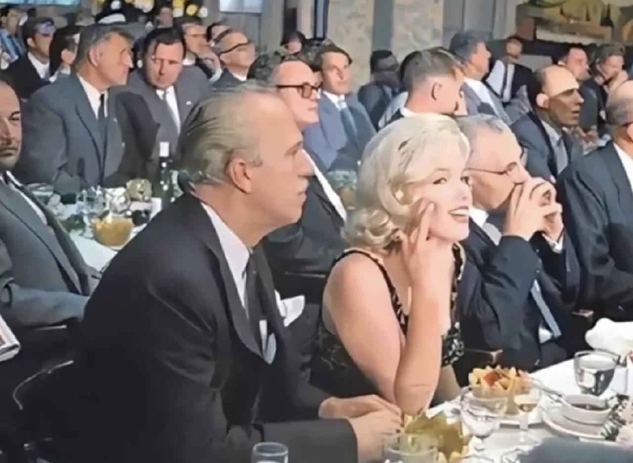 没想到1959年赫鲁晓夫访美的欢迎晚宴上，最出风头的不是美苏两国的政要大佬，是穿