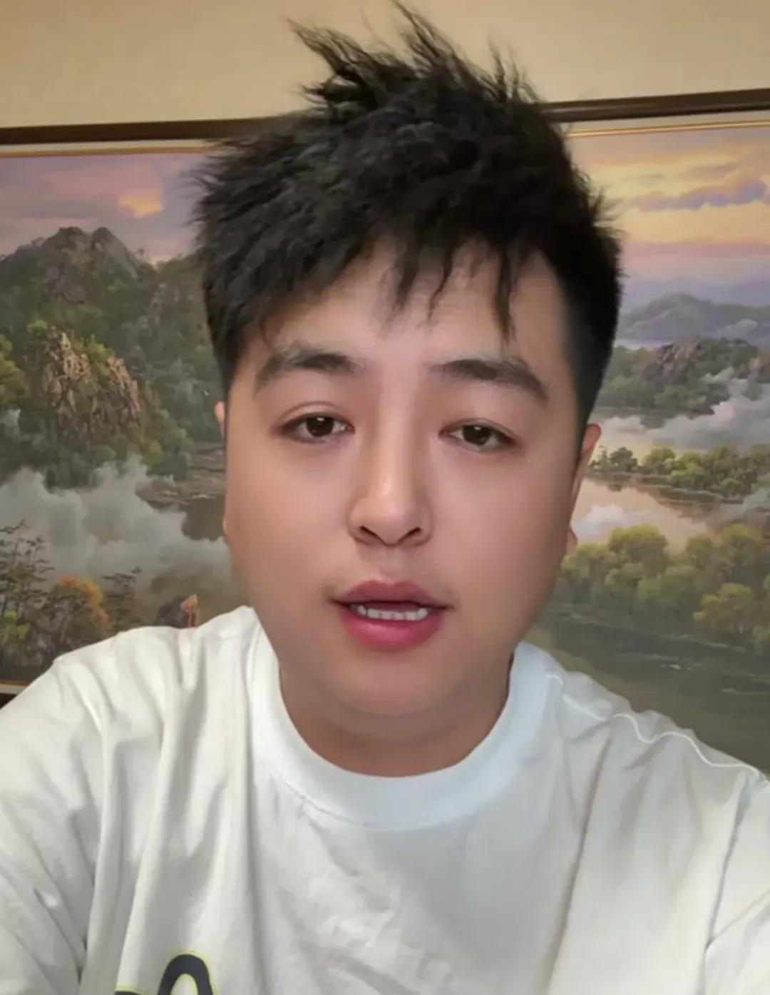 团结就是力量呀，因为李律和许姚，现在一批的正义主播都出手了，这不伦巴在直播间说一