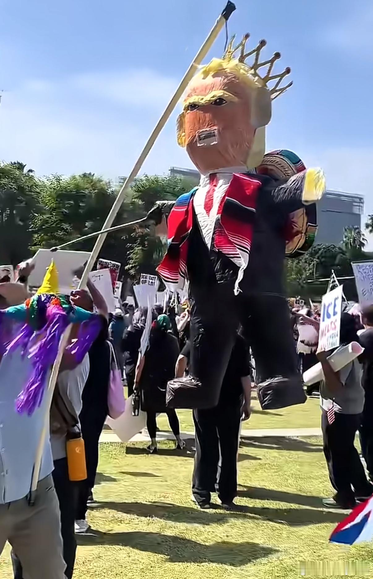 美国洛杉矶现状还是老美会玩啊[惊恐]这些怎么这么生动形象呢​​​