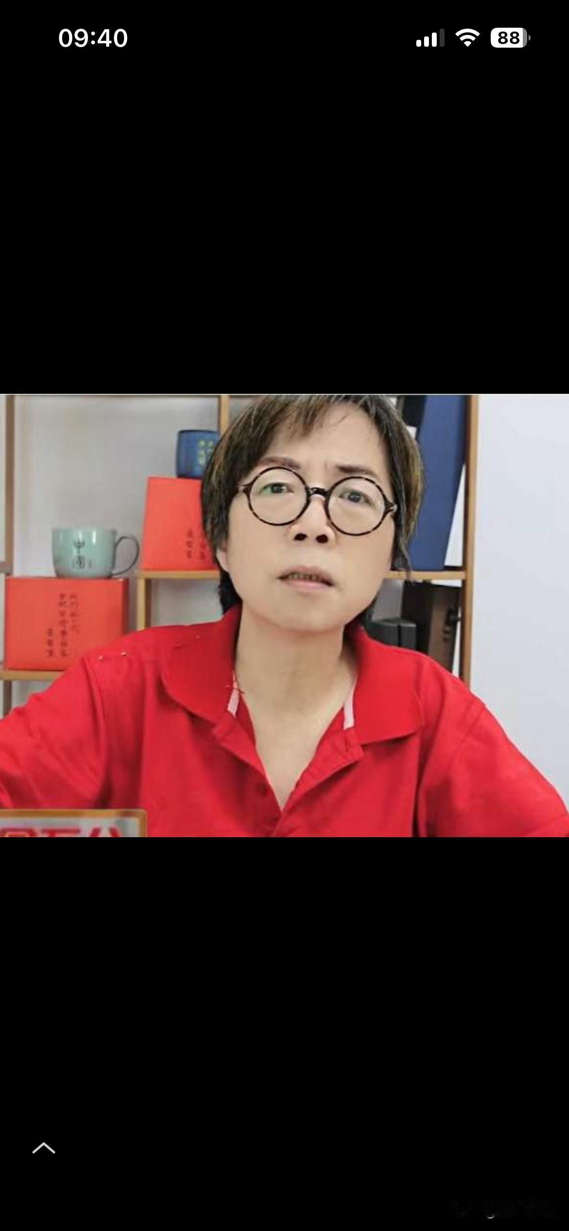 网络上对台湾媒体人黄智贤最近的言论争议不断，有人说她批蓝不批绿！但之前的黄智贤