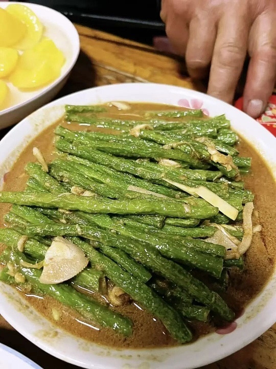 河南家常饭有多好吃河南家常饭的好吃，藏在朴实无华的食材和代代相传的烟火气里，每一