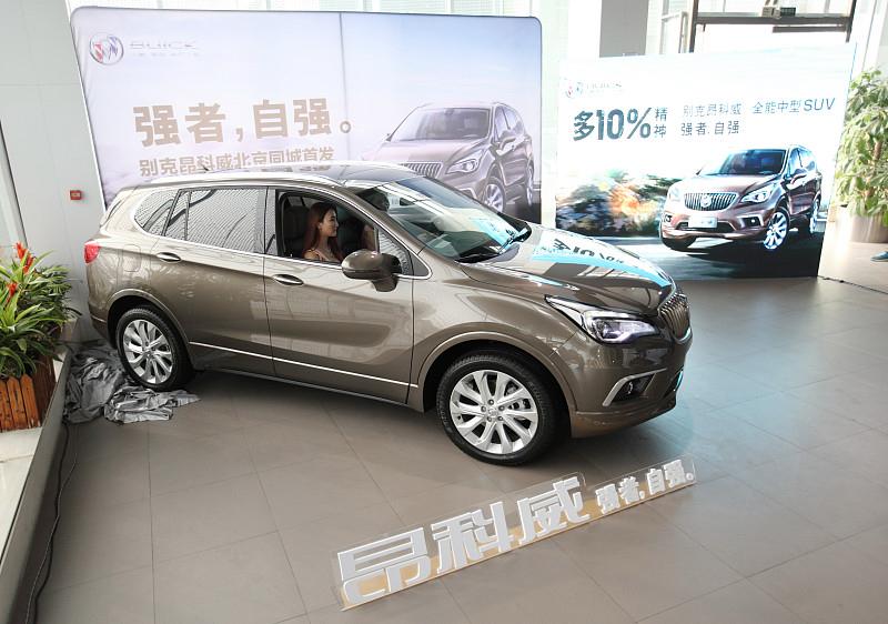 最近帮亲戚挑20万以内的家用中型SUV，最后试驾完别克昂科威直接订车了，说点真实
