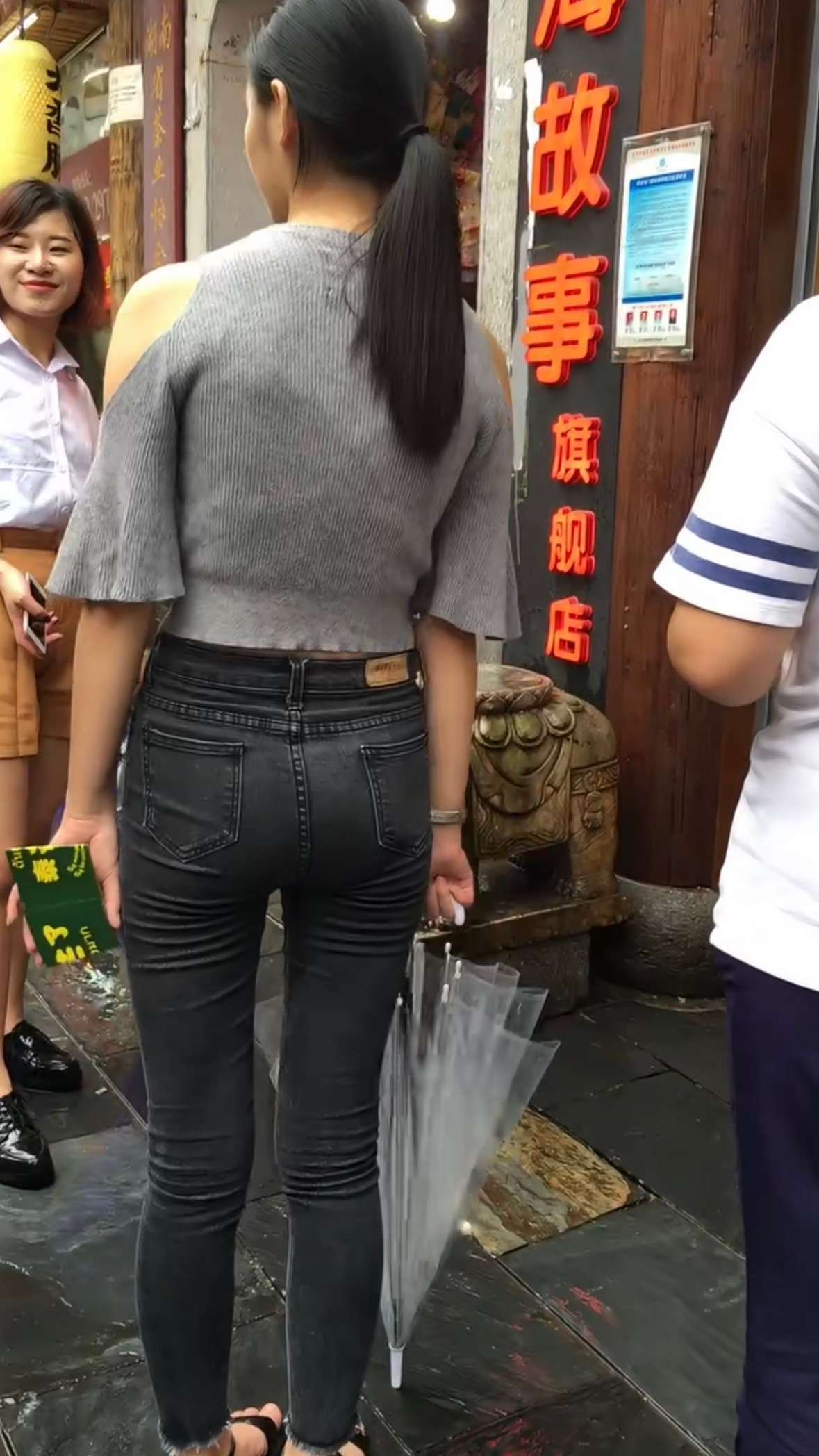 街拍牛仔裤美女时尚穿搭​​​