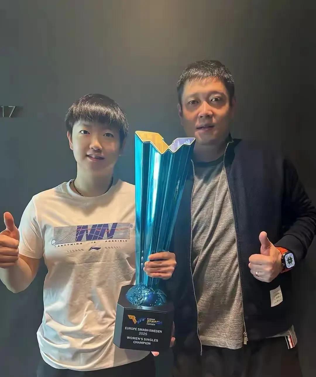 现在才发现莎莎为什么那么珍惜和邱贻可的感情。莎莎不像别人是被当做主力培养的，