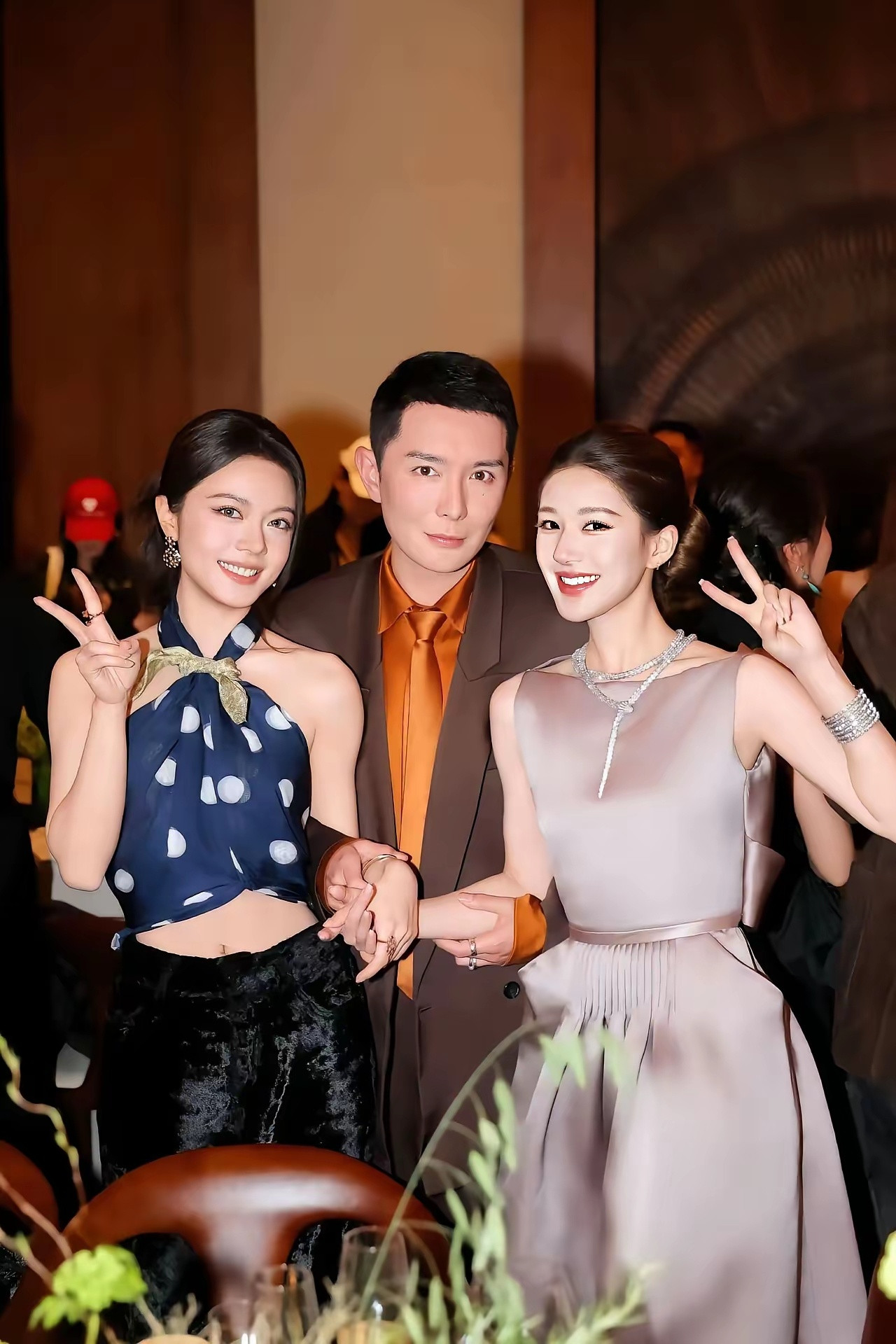 同框名场面，终于知道赵露思为啥能火了！都说赵露思是普女，那一旁的赵今麦算什么？其