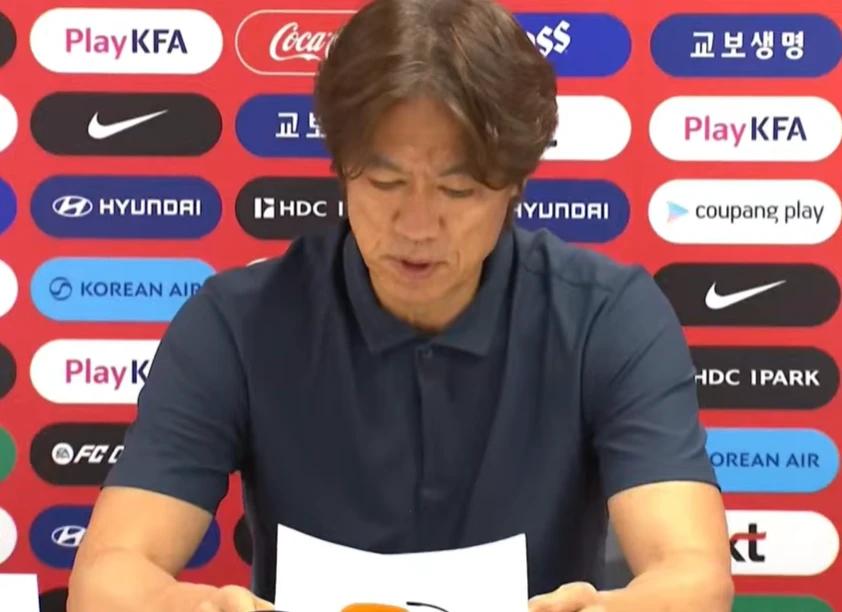 韩国足球，耻辱性一刻！球员被打码羞辱，总统怒批，主帅光速下课！这一次，韩国足球