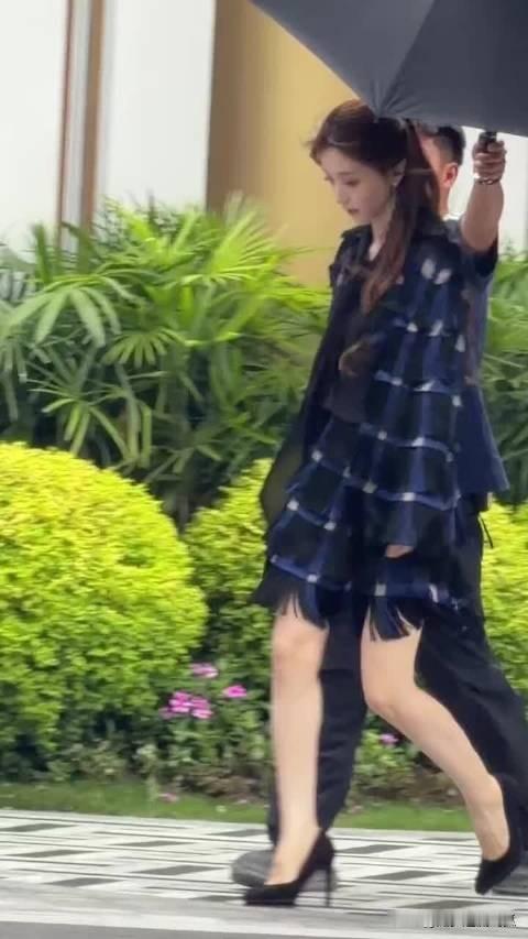 田曦薇完美的展示了什么叫走路生风气势一绝