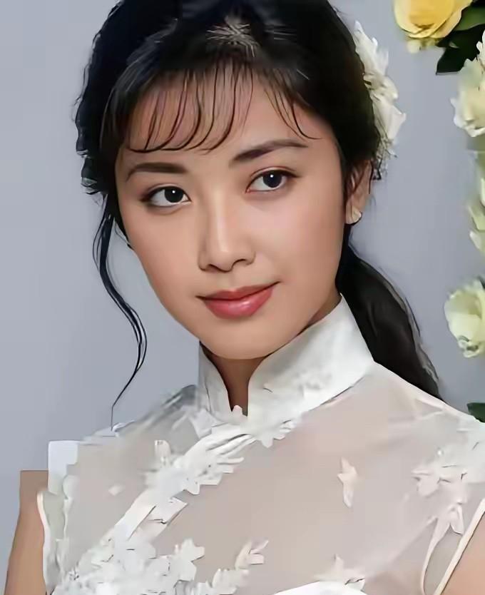 这才是人见人爱的气质型才女，既有美貌又有才华，演过《西游记》的女儿国国王一角，让