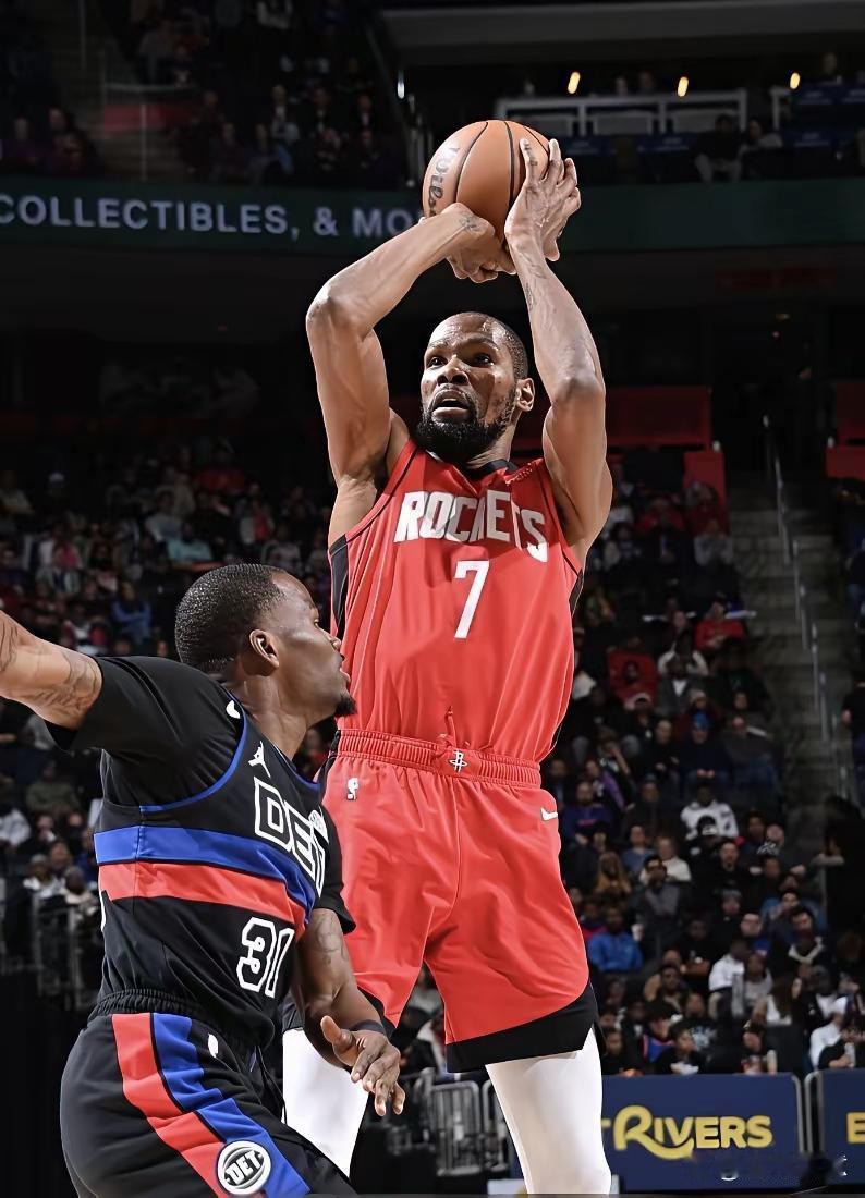 火箭实力真的比去年下滑了吗？我觉得只要是这两年看火箭比赛的，应该不会得出上面