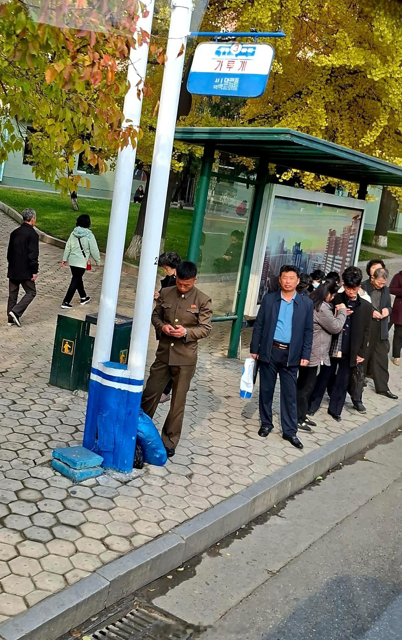 平壤，人民过着无忧无虑的生活。