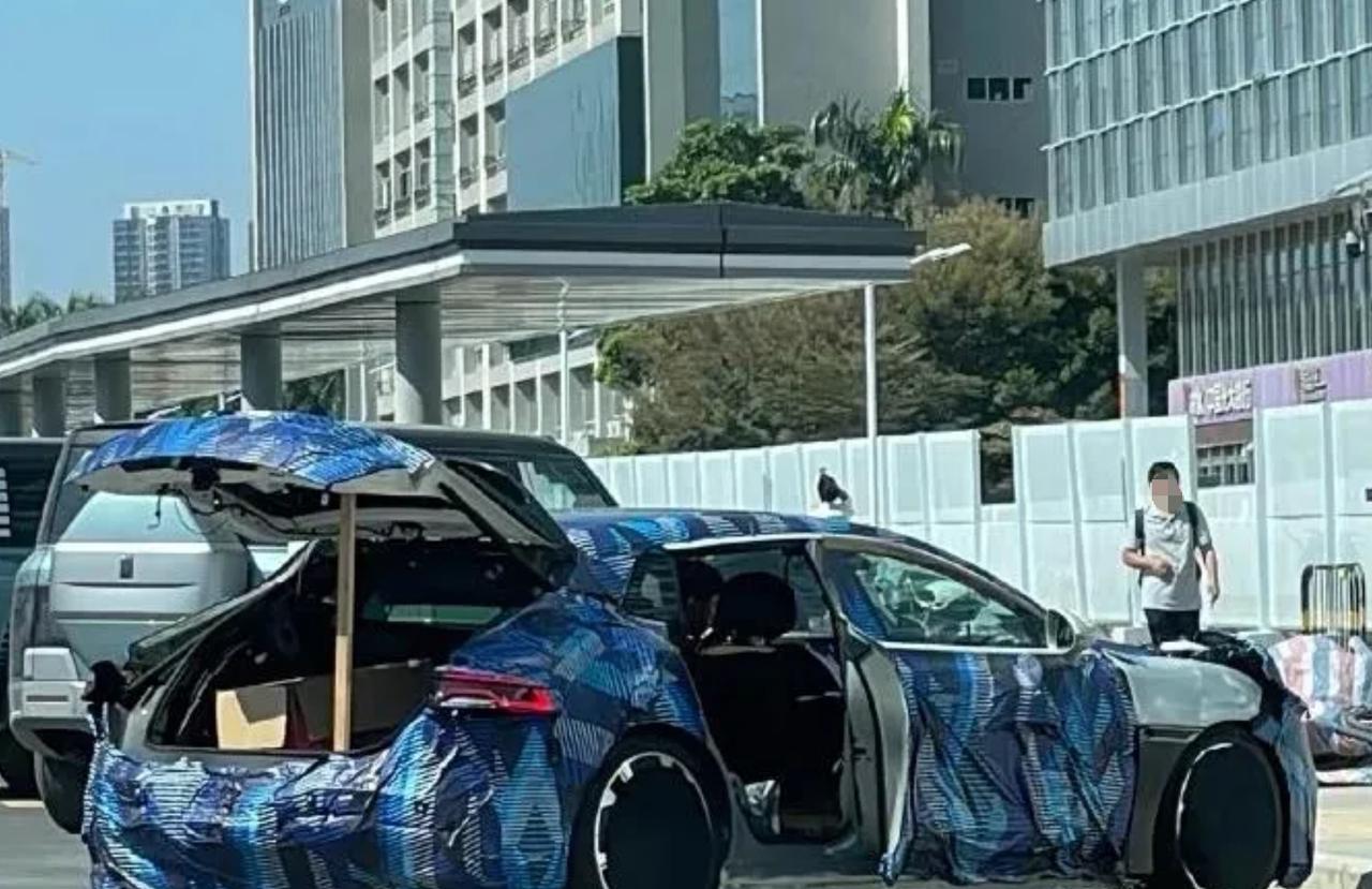 什么？方程豹也要出猎装了！这俩兄弟可真有意思啊，腾势拿走了方程豹Super9概