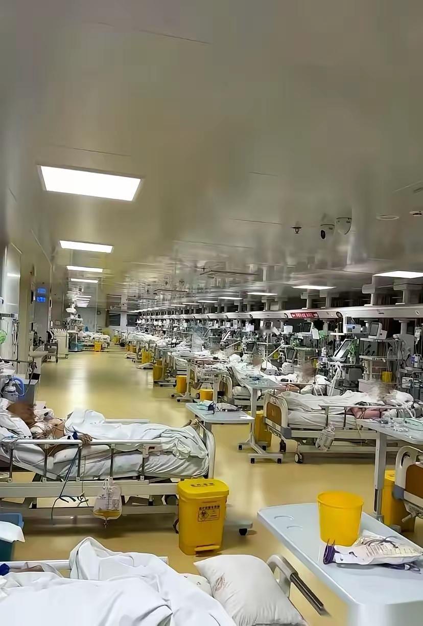 你知道在ICU里，什么东西最能把一个人的意志力彻底干碎吗？不是身上插满的管子，