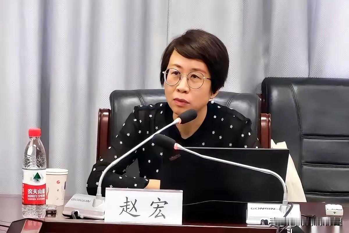 现在回过头看当年的“昆山龙哥反杀案”，真是细思极恐。当时咱们老百姓都觉得那是