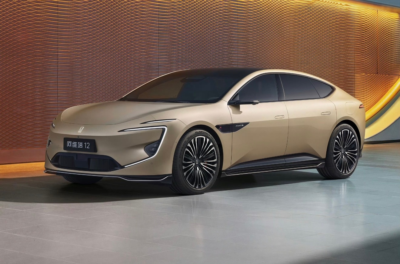 你们说，阿维塔12这里的“12”应该读（shier）？还是（yaoer）更好