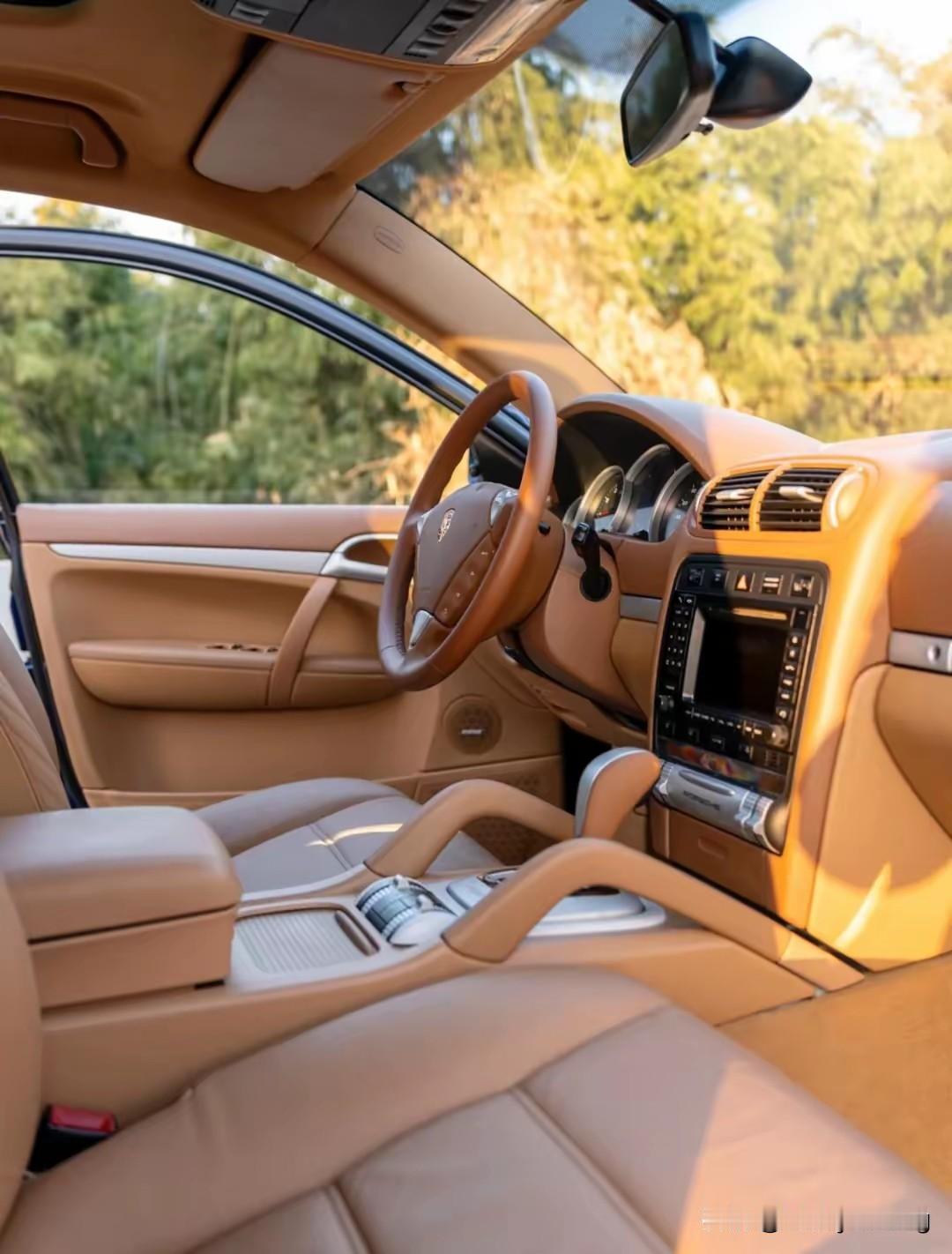 真的要微涨了！92号汽油要涨1.60元！95号涨约1.69元！调整后多地汽油