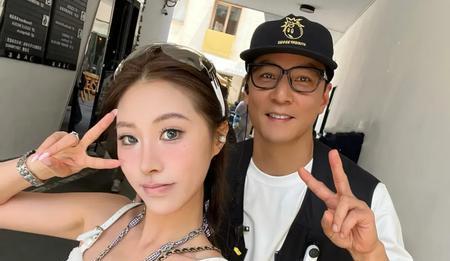 50岁吴彦祖上海街拍被疑“分祖”？“港普”认证真身太有趣！家人们，娱乐圈又出新