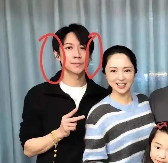 姐弟恋越来越多的原因找到了，答案只有一个，适龄的男人不够了。#姐弟恋##姐弟恋