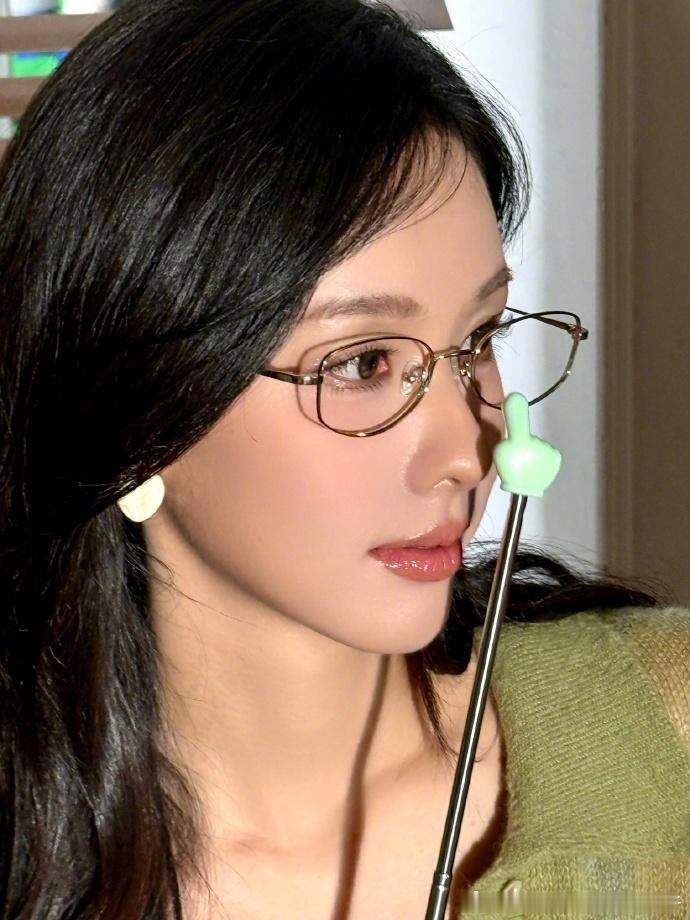 上陈都灵嘟老师的课不烧心太美了陈都灵嘟大人谁不想上陈都灵嘟老师的课！整个人温润