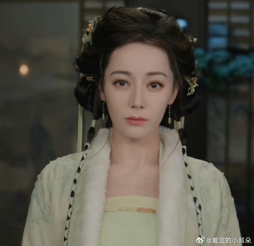 笑死我了，朋友说热巴粉丝眼睛被炮打了，白日提灯这个发包比韩国宫廷古偶还大坨的发包