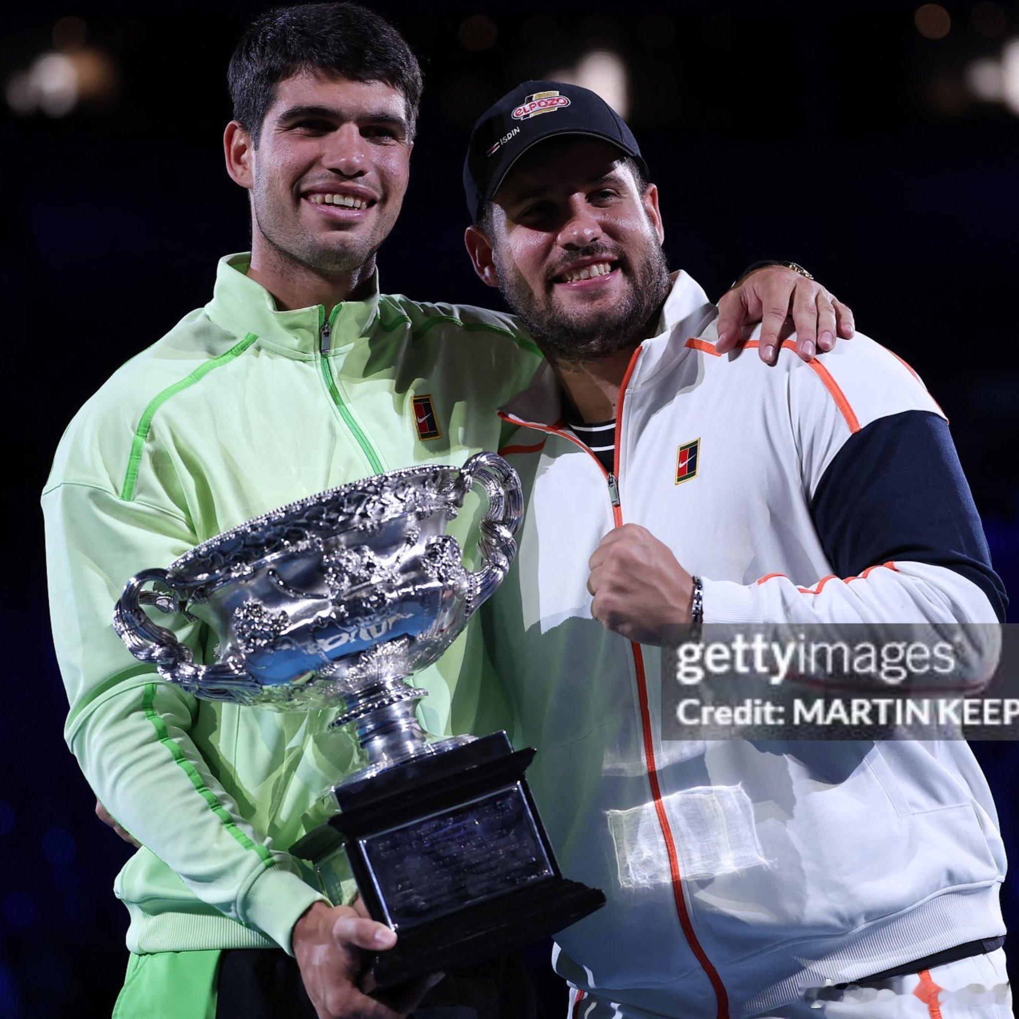 阿尔卡拉斯已经确认，在某些赛事中SamuelLópez将不会随行，而他的哥哥