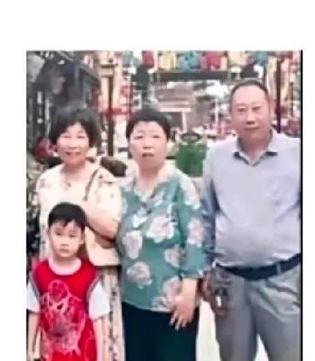 原来老杜的女婿不是她真的女婿，老汤直播说，已经有确切消息说了，老杜的那个所谓的女