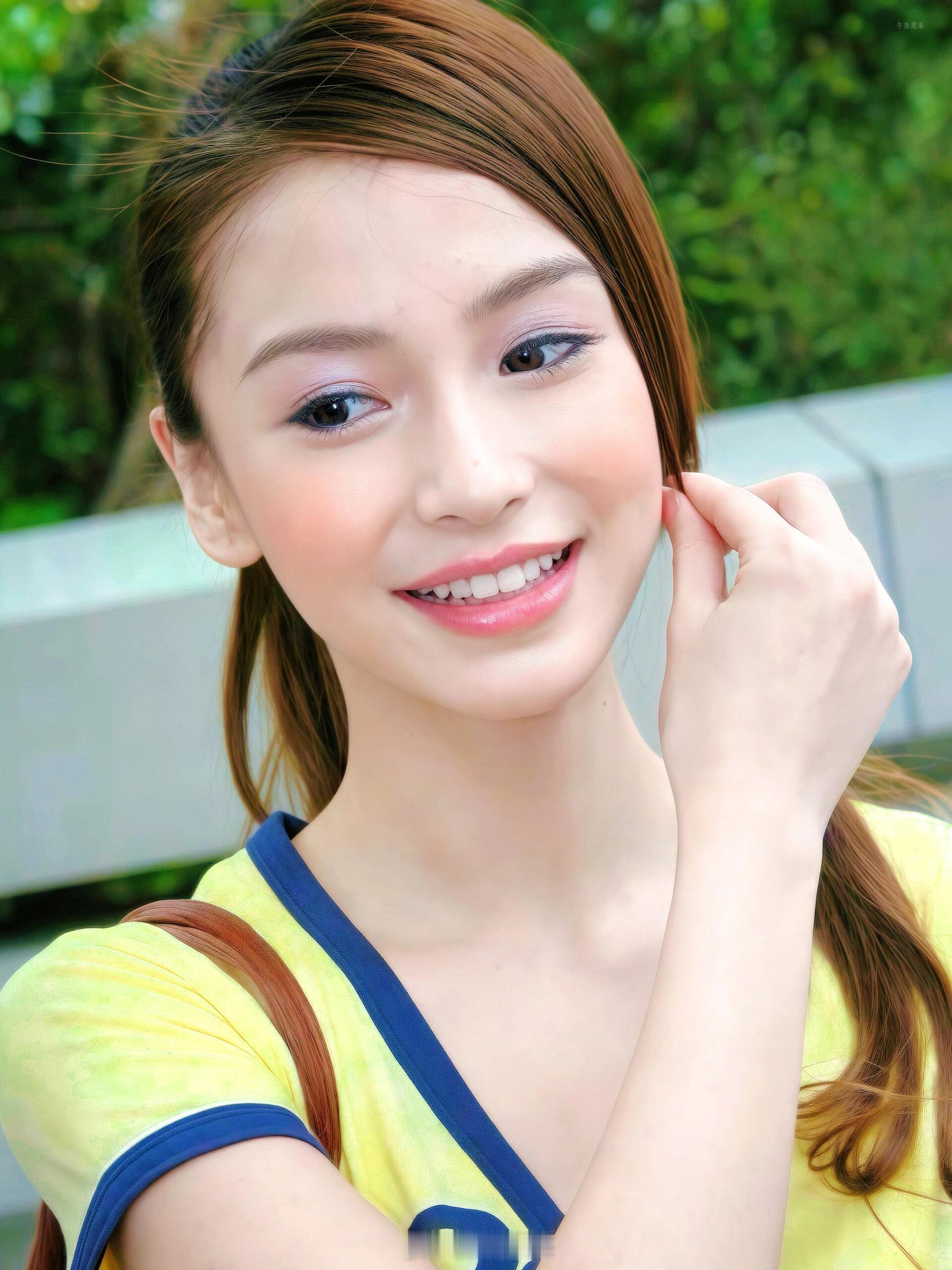 头一次觉得杨颖脸盘子大