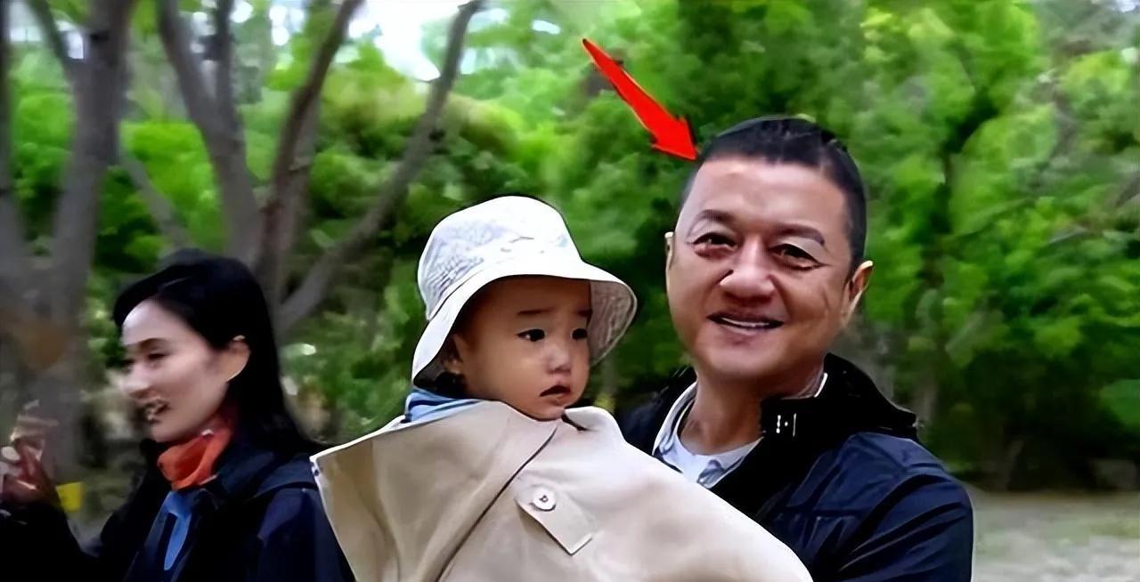 以为李亚鹏在作秀，结果被他的教育情怀戳中刷到李亚鹏移交幼儿园的新闻，第一反应是