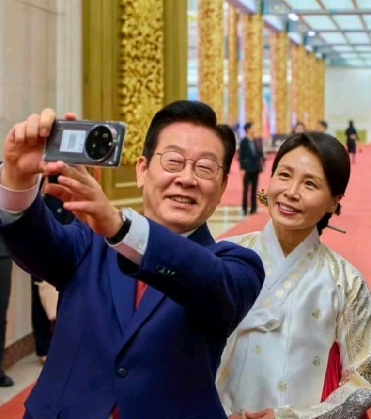 大家有没有发现，不管韩国和我们有怎样过节，只要其领导人对我们发出善意，那么就能很