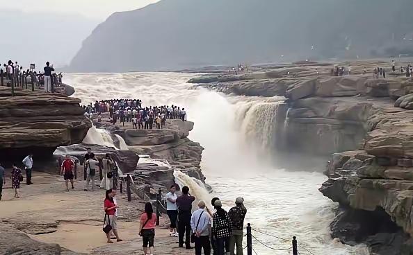 如果选择一个永远不会去的旅游景点，小编的选择有且只有一个，壶口瀑布。不是黄河不秀