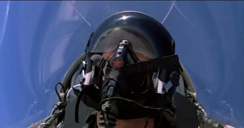 电影《壮志凌云》中<em>F</em>-<em>5E</em>客串敌机米格-28。这个配角非常强悍，小时候觉得那个带