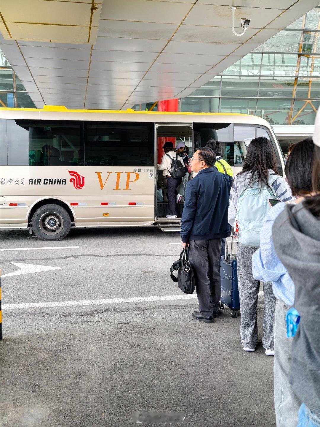 还有比靠廊桥但是得坐摆渡车更气人的下机方式吗？北京·首都机场T3航站楼