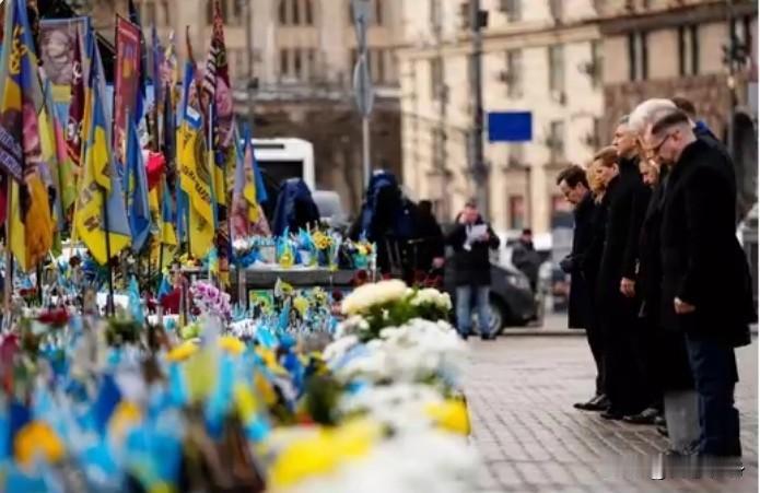 俄乌战争四周年，欧洲多国领导人齐聚基辅支持乌克兰洲哥讲时事当地时间2026年