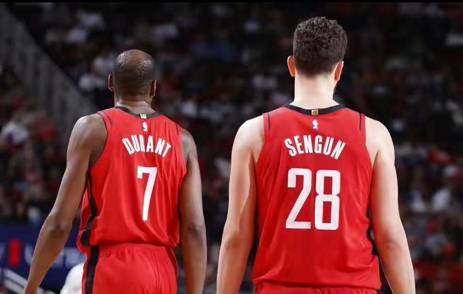 太扎心了，火箭124-132惜败公牛，一战打出了2个无可争议的事实！1. 