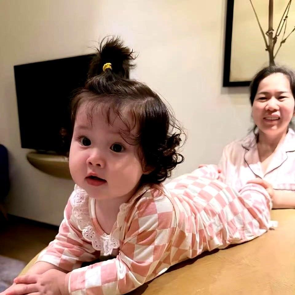 “孩子是不是我的？”宋浩然一句嘟囔，把婚书撕成两半。韩安冉当晚开直播，三