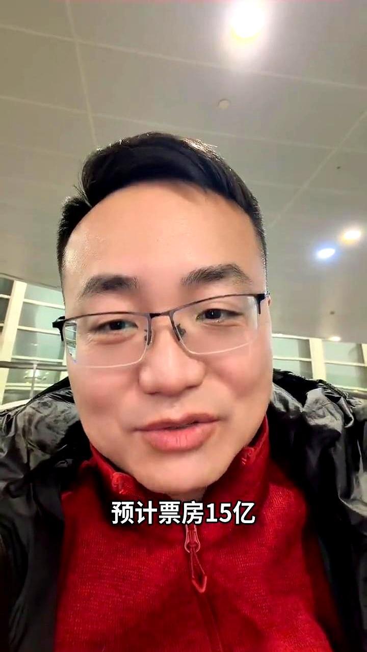 张艺谋带半个娱乐圈杀进春节档，吴京和沈腾这次真悬了。国师的《惊蛰无声》，直