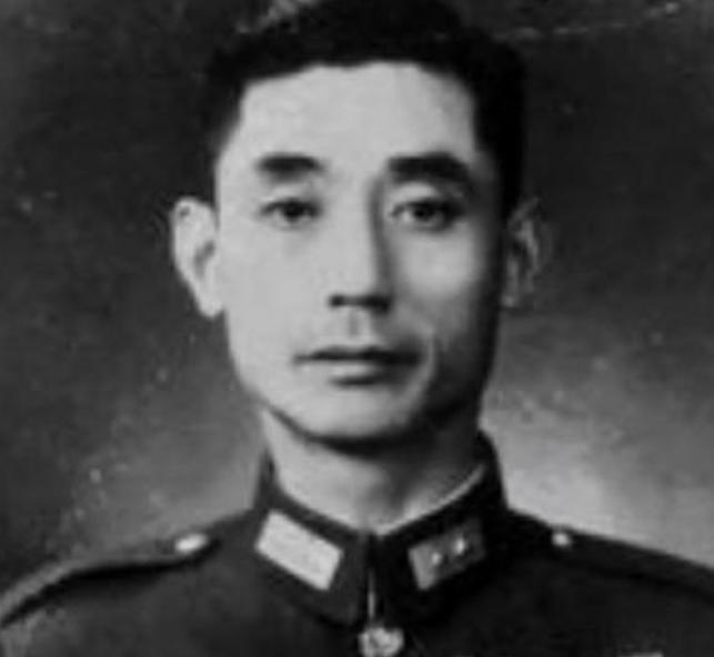 1981年，已退休的郭汝瑰来到南京杜聿明的家中。杜聿明曾是国民党著名将领，而郭汝