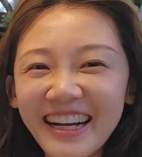 2026年3月13日，苗苗在个人社交平台分享了一家人在巴厘岛度假的动态，记录了全