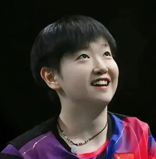 莎莎与大胖再获殊荣；日前，国家体育总局做出公示：孙颖莎、梁靖崑作为河