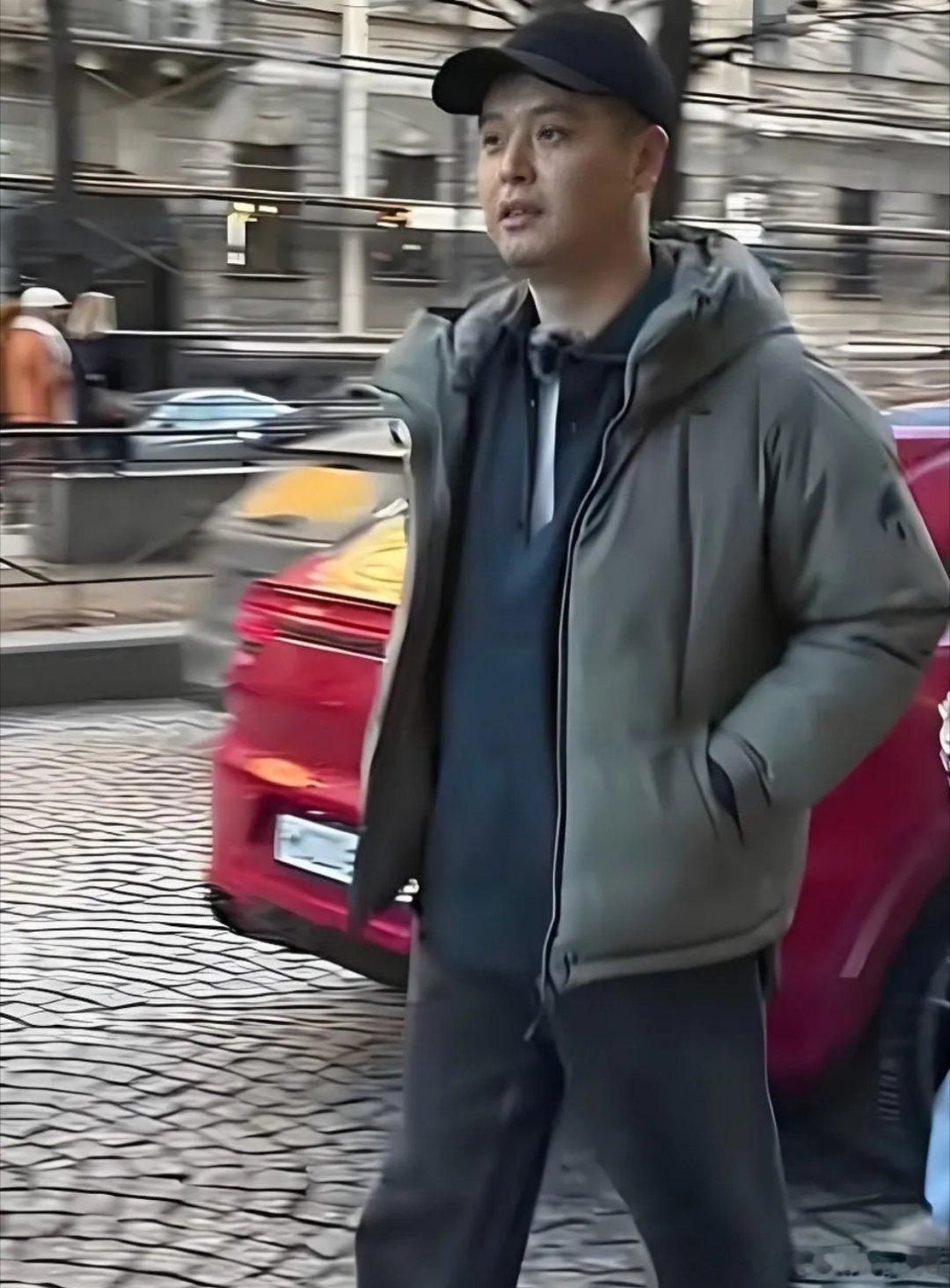 就李纯这老公马頔，我发现他身上有个情况，就是他给人的第一感觉总是吊儿郎当很不靠谱