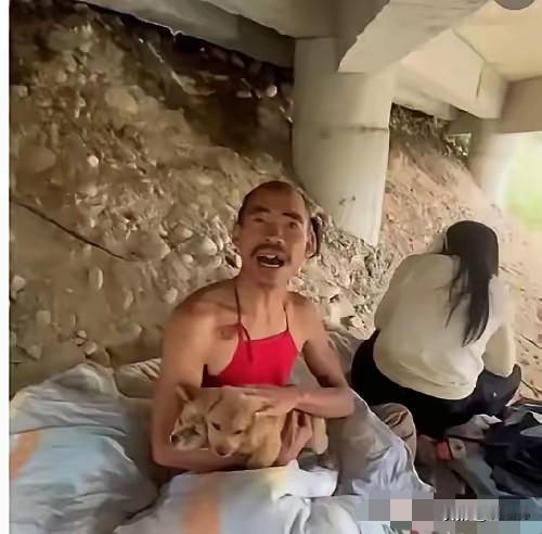 现在有些徒步圈的事儿，真是让人看不懂。有一男一女，据说因为“爱好相同”，就在路上