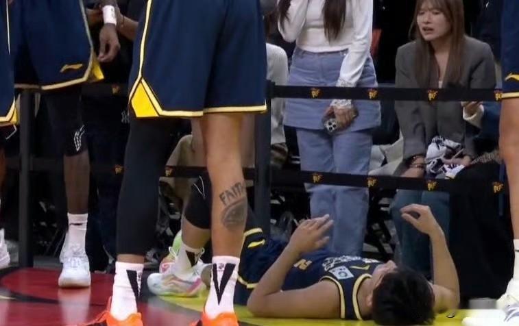 有些大学生喜欢劈叉投篮，杨鸣这句话说的是真没错啊，以前是张宁，现在轮到邬挺嘉了？