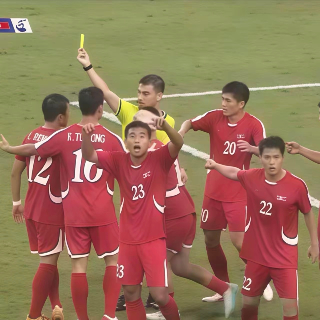 不光彩！亚运男足日本U231-0险胜朝鲜晋级，赢的太没说服力。全场最大的焦点不是比赛，是争议判罚：制