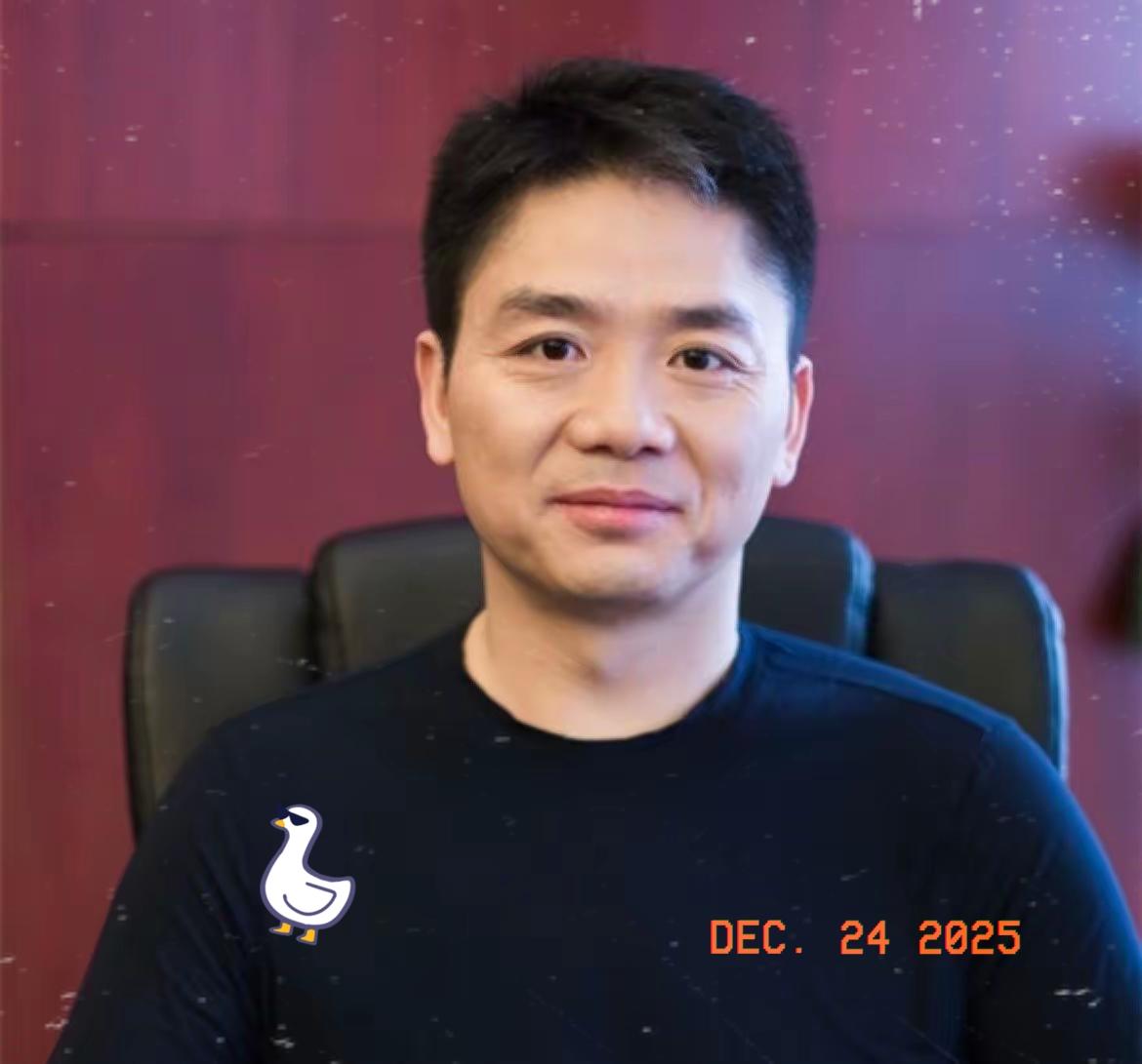 果然世界是一个“巨大草台班子！”刘强东可能也没想到！自家京东的仓库，在巴黎上