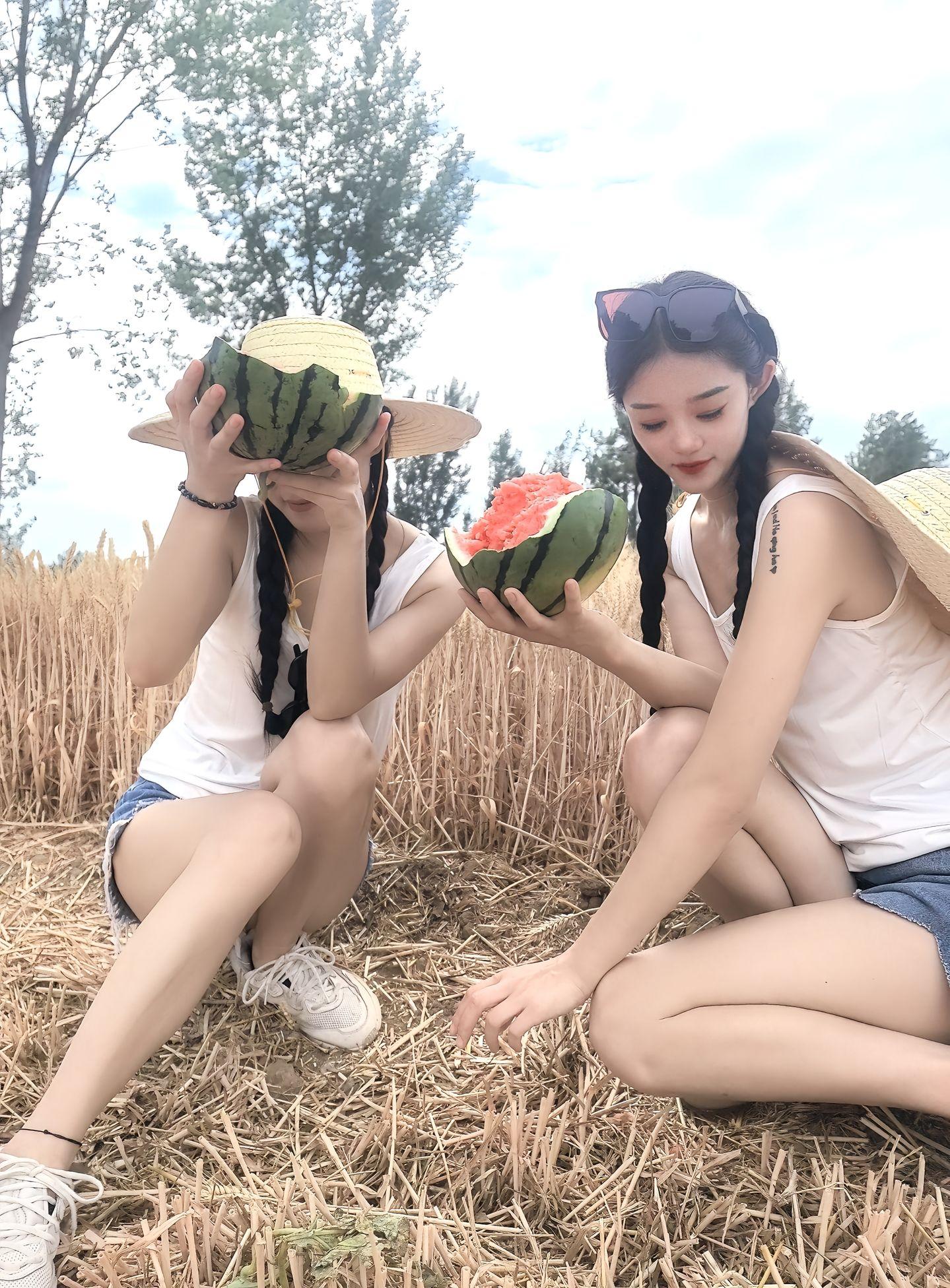 妈妈说：嫁人不是嫁多有钱的，只要跟他饿不到，对方努力上进，他很疼你，彼...