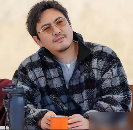 沈腾开口第一句就把人干懵了：我这辈子最恨两个人，我爸跟我妈。全场安静，等着听八卦。马丽在旁边不紧不慢
