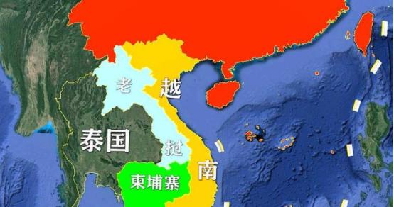 越南用行动撕掉了一页沉重的历史。对美国弯腰，对日本招手，对法国微笑——那些曾让山