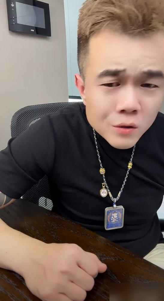 辛选最近的瓜，越吃越有门道！2月初就有博主爆时大漂亮要退出辛选，主页删了辛巴