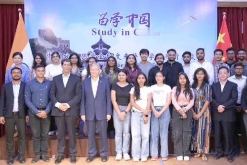 你敢信吗？印度就是一个“白眼狼”！现在在印度的中国大陆留学生就剩个位数了掰