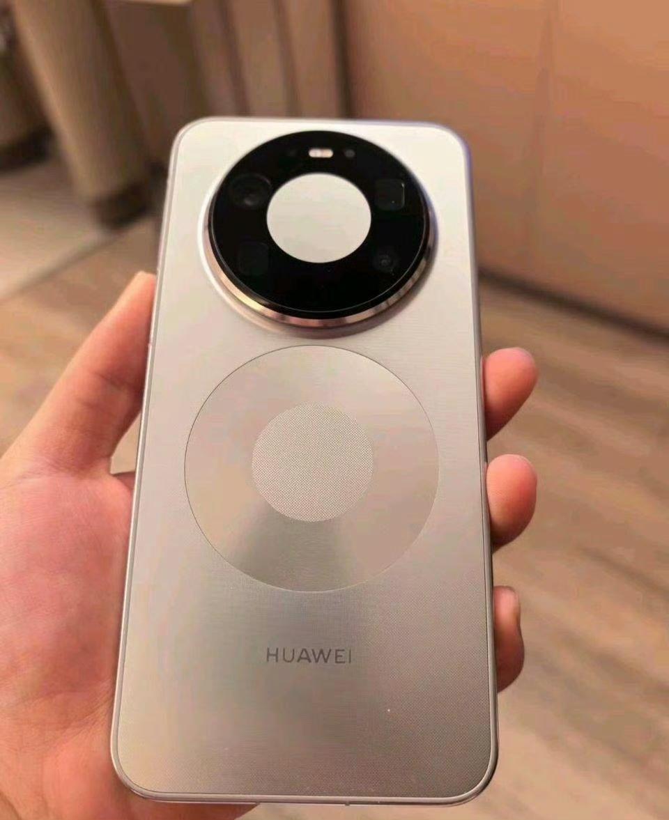 HUAWEIMate80系列尚未发布，网友已经给HUAWEIMate90做好